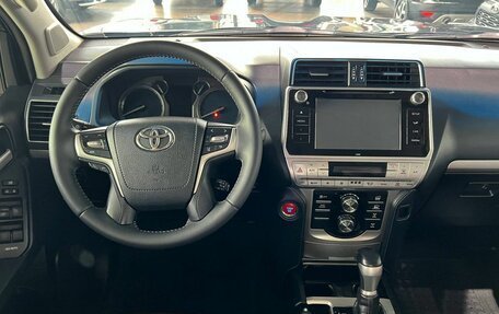 Toyota Land Cruiser Prado 150 рестайлинг 2, 2019 год, 5 900 000 рублей, 25 фотография