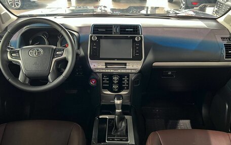 Toyota Land Cruiser Prado 150 рестайлинг 2, 2019 год, 5 900 000 рублей, 24 фотография