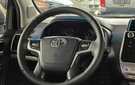 Toyota Land Cruiser Prado 150 рестайлинг 2, 2019 год, 5 900 000 рублей, 27 фотография