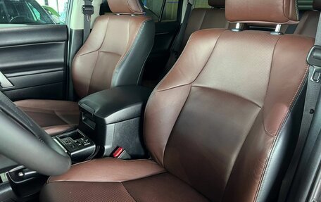 Toyota Land Cruiser Prado 150 рестайлинг 2, 2019 год, 5 900 000 рублей, 28 фотография