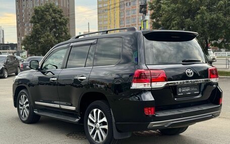 Toyota Land Cruiser 200, 2016 год, 4 990 000 рублей, 6 фотография