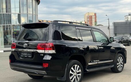 Toyota Land Cruiser 200, 2016 год, 4 990 000 рублей, 4 фотография