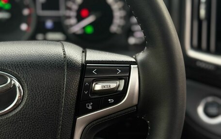 Toyota Land Cruiser 200, 2016 год, 4 990 000 рублей, 16 фотография
