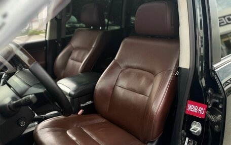 Toyota Land Cruiser 200, 2016 год, 4 990 000 рублей, 24 фотография