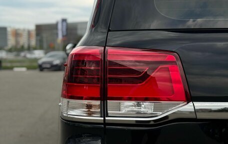 Toyota Land Cruiser 200, 2016 год, 4 990 000 рублей, 30 фотография