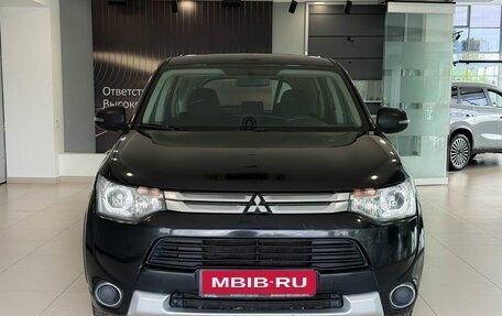 Mitsubishi Outlander III рестайлинг 3, 2014 год, 1 287 000 рублей, 2 фотография