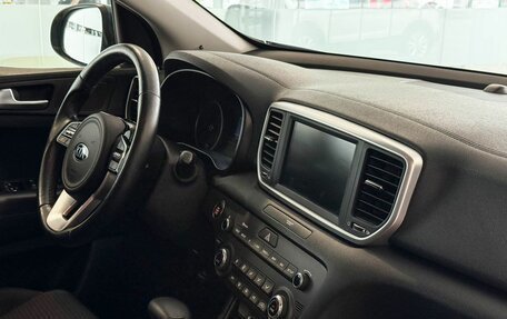 KIA Sportage IV рестайлинг, 2020 год, 2 375 000 рублей, 9 фотография