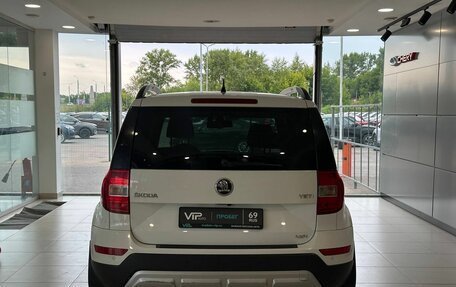Skoda Yeti I рестайлинг, 2015 год, 1 097 000 рублей, 5 фотография