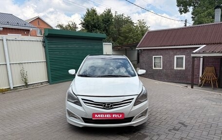 Hyundai Solaris II рестайлинг, 2014 год, 590 000 рублей, 1 фотография