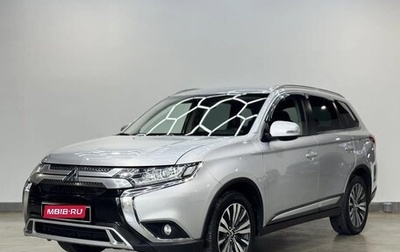 Mitsubishi Outlander III рестайлинг 3, 2018 год, 1 990 000 рублей, 1 фотография