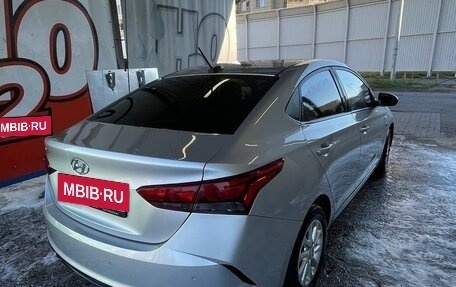 Hyundai Solaris II рестайлинг, 2021 год, 1 590 000 рублей, 6 фотография