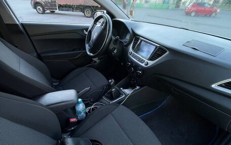 Hyundai Solaris II рестайлинг, 2021 год, 1 590 000 рублей, 10 фотография