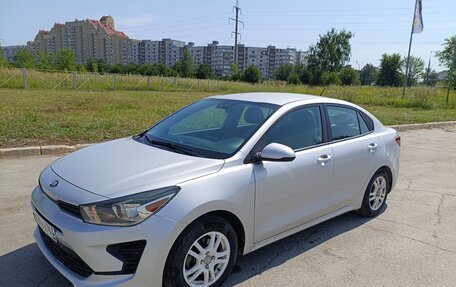 KIA Rio IV, 2020 год, 1 370 000 рублей, 4 фотография
