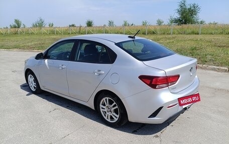 KIA Rio IV, 2020 год, 1 370 000 рублей, 5 фотография