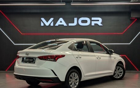 Hyundai Solaris II рестайлинг, 2022 год, 1 725 000 рублей, 2 фотография
