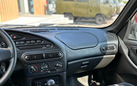 Chevrolet Niva I рестайлинг, 2017 год, 799 000 рублей, 14 фотография