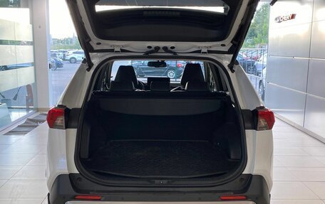 Toyota RAV4, 2022 год, 3 497 000 рублей, 21 фотография