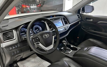 Toyota Highlander III, 2014 год, 2 850 000 рублей, 10 фотография