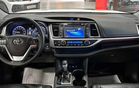 Toyota Highlander III, 2014 год, 2 850 000 рублей, 32 фотография