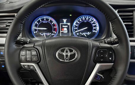 Toyota Highlander III, 2014 год, 2 850 000 рублей, 31 фотография