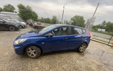 Hyundai Solaris II рестайлинг, 2011 год, 650 000 рублей, 2 фотография