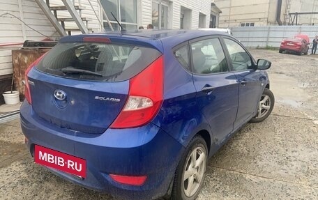 Hyundai Solaris II рестайлинг, 2011 год, 650 000 рублей, 4 фотография