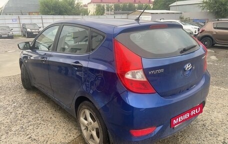Hyundai Solaris II рестайлинг, 2011 год, 650 000 рублей, 3 фотография