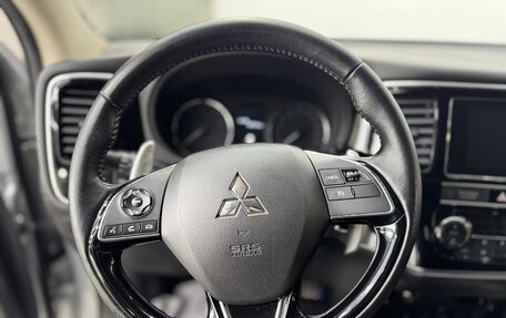Mitsubishi Outlander III рестайлинг 3, 2018 год, 1 990 000 рублей, 22 фотография