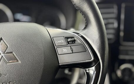 Mitsubishi Outlander III рестайлинг 3, 2018 год, 1 990 000 рублей, 21 фотография