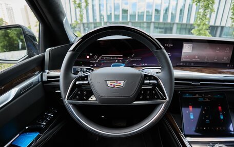 Cadillac Escalade V, 2026 год, 20 400 000 рублей, 2 фотография