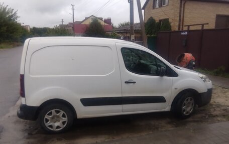 Peugeot Partner II рестайлинг 2, 2013 год, 650 000 рублей, 1 фотография