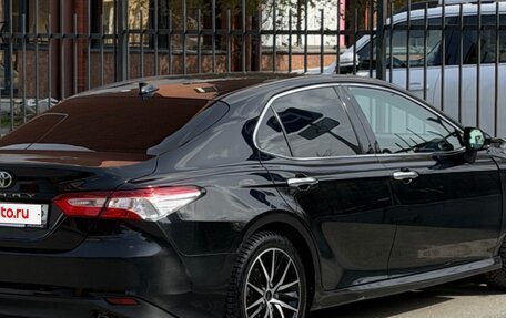Toyota Camry, 2018 год, 1 800 000 рублей, 2 фотография