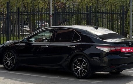 Toyota Camry, 2018 год, 1 800 000 рублей, 3 фотография