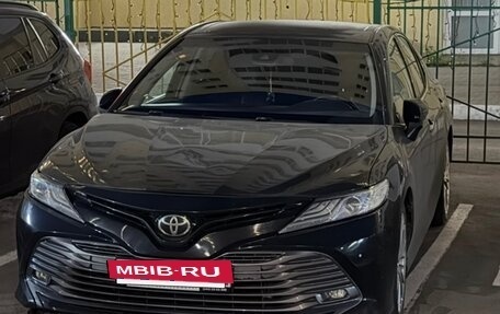 Toyota Camry, 2018 год, 1 800 000 рублей, 6 фотография