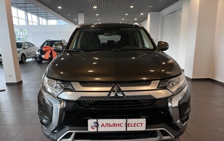 Mitsubishi Outlander III рестайлинг 3, 2020 год, 2 093 000 рублей, 8 фотография