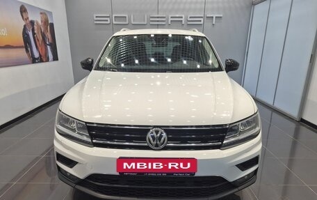 Volkswagen Tiguan II, 2019 год, 2 496 000 рублей, 2 фотография