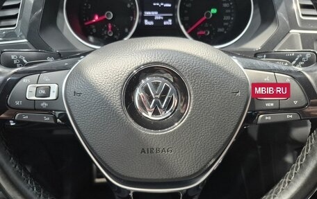 Volkswagen Tiguan II, 2019 год, 2 496 000 рублей, 19 фотография