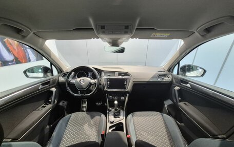 Volkswagen Tiguan II, 2019 год, 2 496 000 рублей, 34 фотография