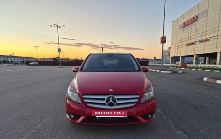 Mercedes-Benz B-Класс, 2014 год, 1 079 000 рублей, 2 фотография