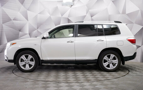 Toyota Highlander III, 2013 год, 1 844 000 рублей, 2 фотография