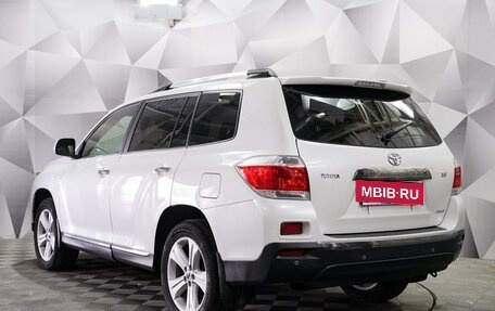 Toyota Highlander III, 2013 год, 1 844 000 рублей, 3 фотография