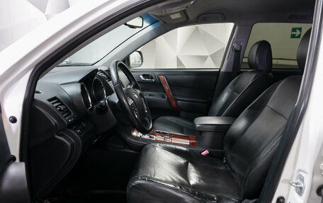 Toyota Highlander III, 2013 год, 1 844 000 рублей, 10 фотография