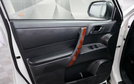 Toyota Highlander III, 2013 год, 1 844 000 рублей, 17 фотография