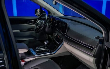 KIA Carnival, 2023 год, 4 750 000 рублей, 13 фотография