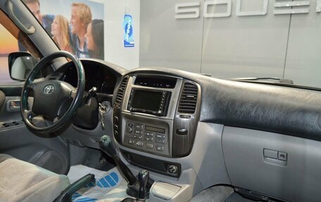 Toyota Land Cruiser 100 рестайлинг 2, 2006 год, 1 246 000 рублей, 18 фотография