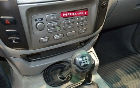 Toyota Land Cruiser 100 рестайлинг 2, 2006 год, 1 246 000 рублей, 22 фотография