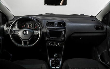 Volkswagen Polo VI (EU Market), 2016 год, 779 000 рублей, 17 фотография