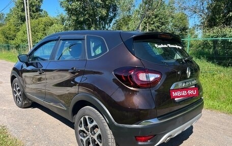 Renault Kaptur I рестайлинг, 2020 год, 1 950 000 рублей, 4 фотография