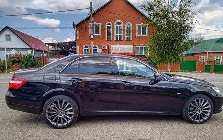 Mercedes-Benz E-Класс, 2011 год, 1 400 000 рублей, 4 фотография