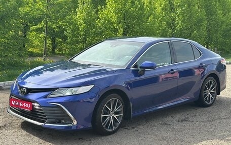 Toyota Camry, 2021 год, 3 100 000 рублей, 4 фотография